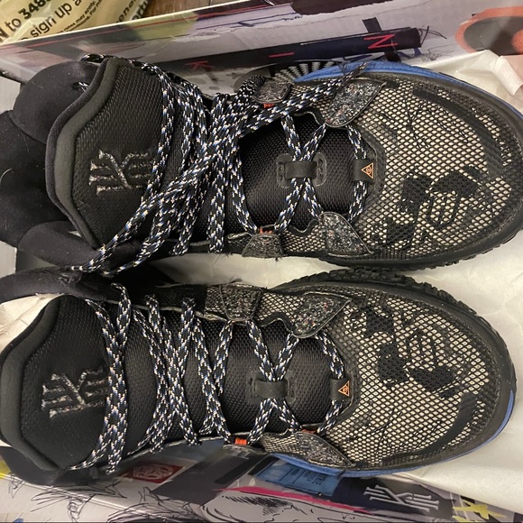 KYRIE 7, men’s shoes size 10